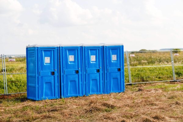 Comment utiliser les toilettes sèches en plein air ?
