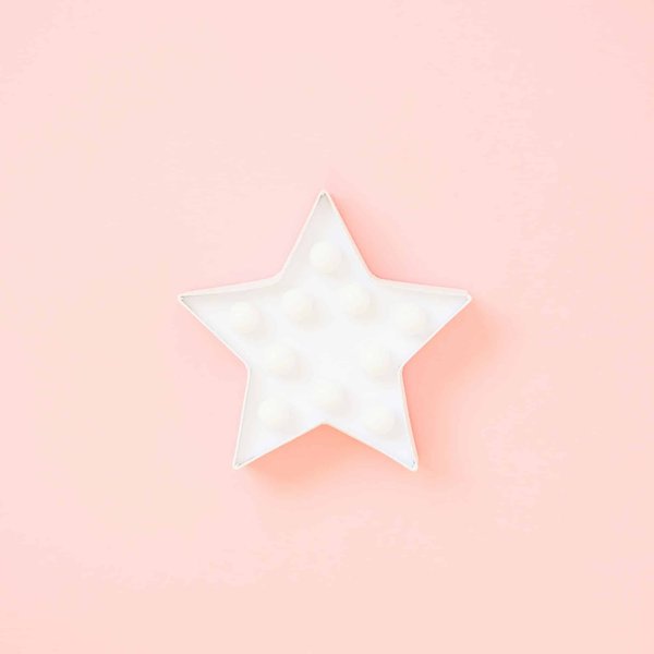 Comment utiliser des lumières LED pour décorer à Noël ?