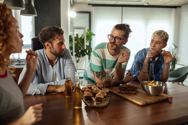 Comment organiser une journée « portes ouvertes » dans les associations locales ?